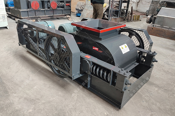 對輥制砂機(jī)在線報價/小型對輥式破碎機(jī)多少錢一臺？