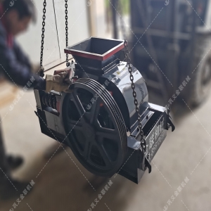 2PG400X250對(duì)輥破碎機(jī)發(fā)貨圖片_發(fā)往湖南長沙_破碎焦沫