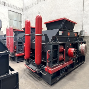 低轉(zhuǎn)速高壓力對(duì)輥制砂機(jī)，憑什么成為高品質(zhì)機(jī)制砂的 “粒形守護(hù)神”？