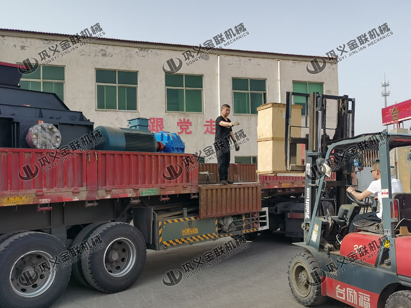 鵝卵石粉碎機(jī)廣泛用于哪些行業(yè)，原理是什么？