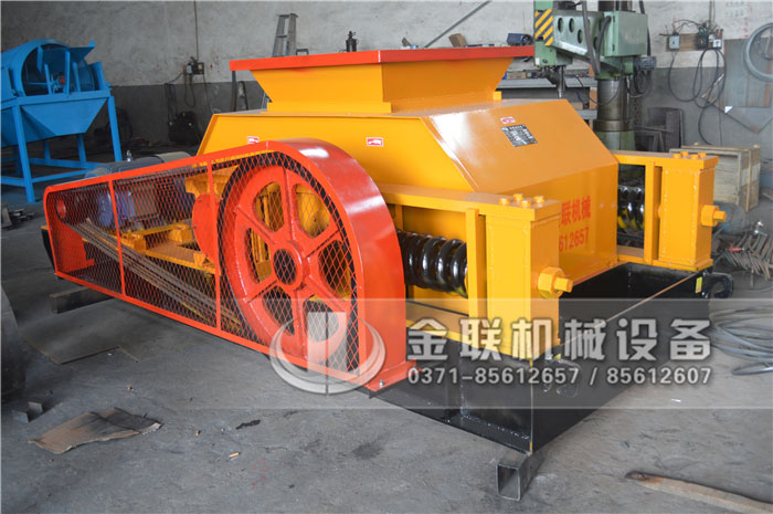 強力破碎機是靠什么工作的，有哪些注意事項？