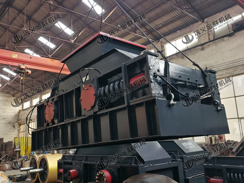 液壓對(duì)輥破碎機(jī)相較于彈簧對(duì)輥破碎機(jī)有什么區(qū)別呢？