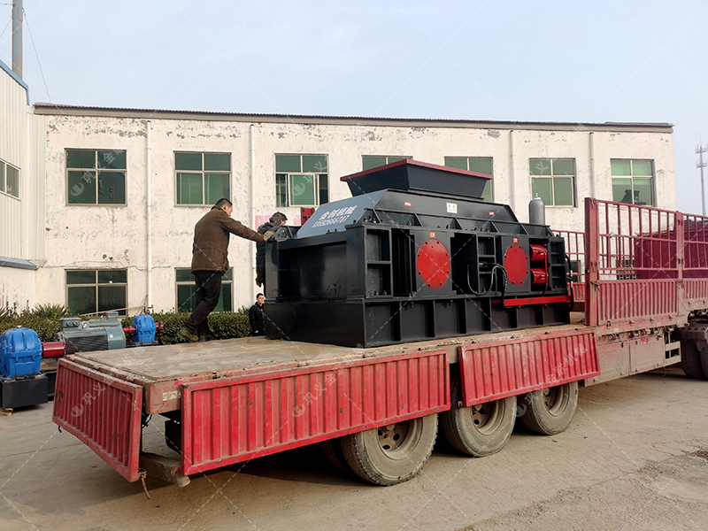 全自動(dòng)液壓對(duì)輥制砂機(jī)產(chǎn)量高嗎？?jī)r(jià)格貴嗎？