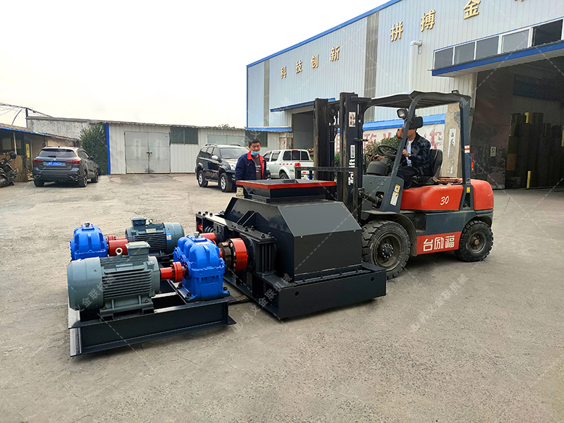 2PG800x600對輥破碎機發貨圖片_發往貴州貴陽_破碎鵝卵石