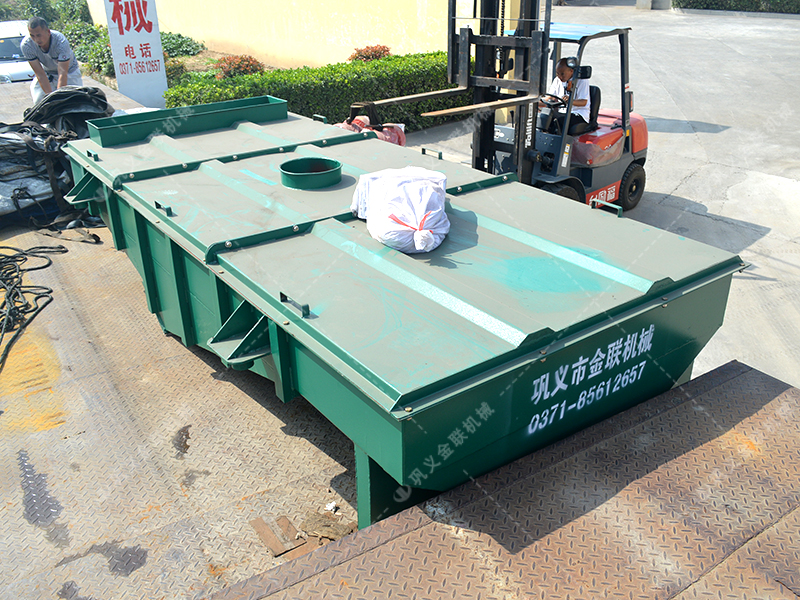 兩臺(tái)小型對(duì)輥破碎機(jī)和直線(xiàn)篩發(fā)貨圖片_發(fā)往江蘇南通_處理硅石