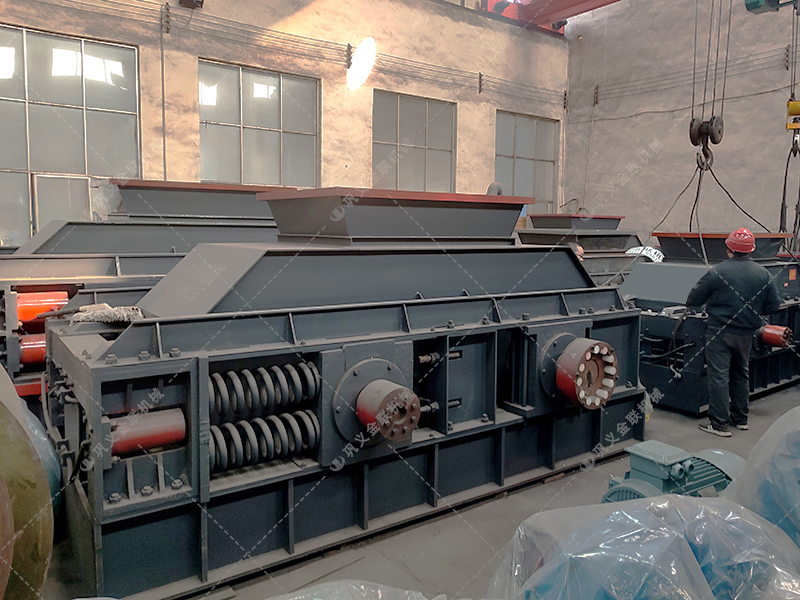 2PG1200X800連軸式對(duì)輥破碎機(jī)發(fā)貨圖片_發(fā)往四川綿陽(yáng)_鵝卵石制砂