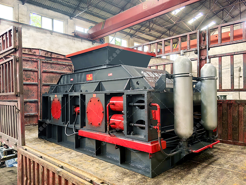 液壓對輥制砂機破碎一噸瓜米石，能出多少砂子？