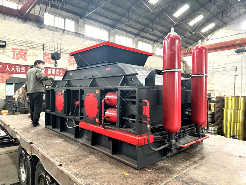 低轉速高壓力對輥制砂機，憑什么成為高品質機制砂的 “粒形守護神”？