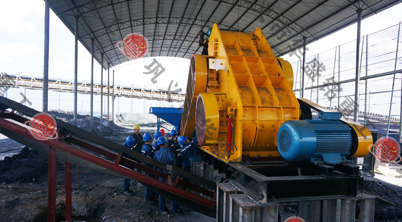 雙級(jí)粉碎機(jī)用戶現(xiàn)場(chǎng)